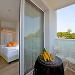 Отель Alla Pergola Бибионе