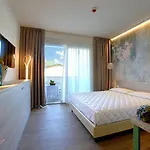 Alla Pergola Отель